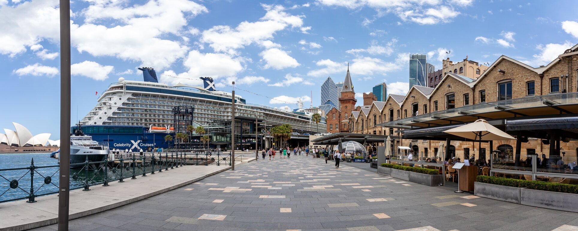 Cpanoramic,View,Of,Cruise,Ship,Docked,At,Sydney,Cruise,Terminal